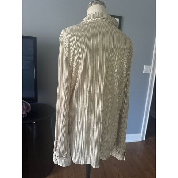 Madison + Hudson gold button down pleated stretchy blouse M - Picture 3 of 4